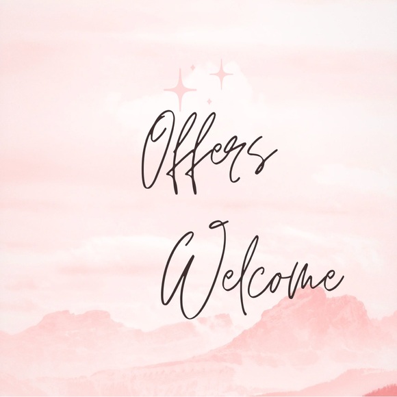 CLOSET CLEAR OUT! MAKE AN OFFER✨ - Picture 1 of 1